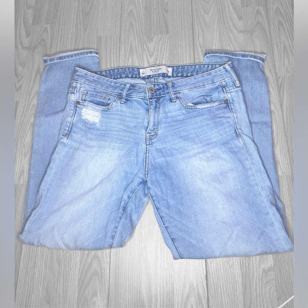 ABERCROMBIE & FITCH Women’s Light Blue Wash Ripped Jeans - Picture 4 of 11